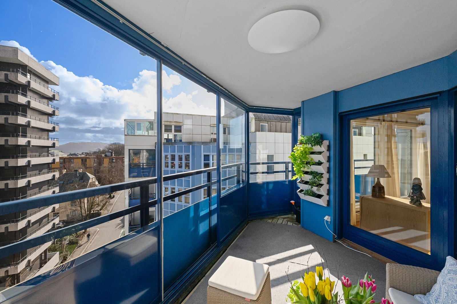 Deilig balkong med gode solforhold Galleribilde