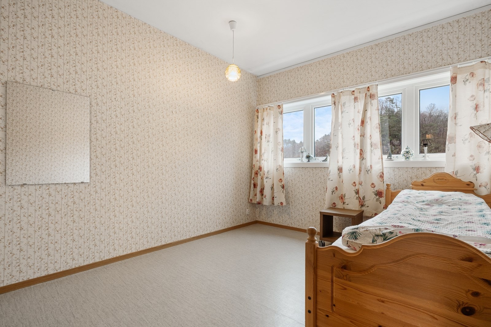 Soverom 1 er på ca. 11,6 m² Galleribilde