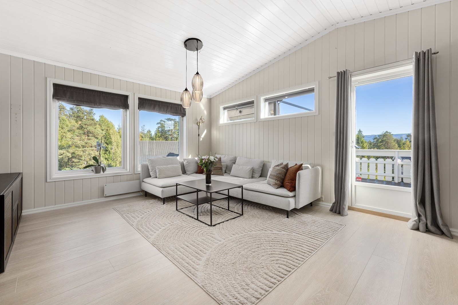 Boligen fremstår som velholdt med normal standard, men noe bruksslitasje må påregnes. Galleribilde