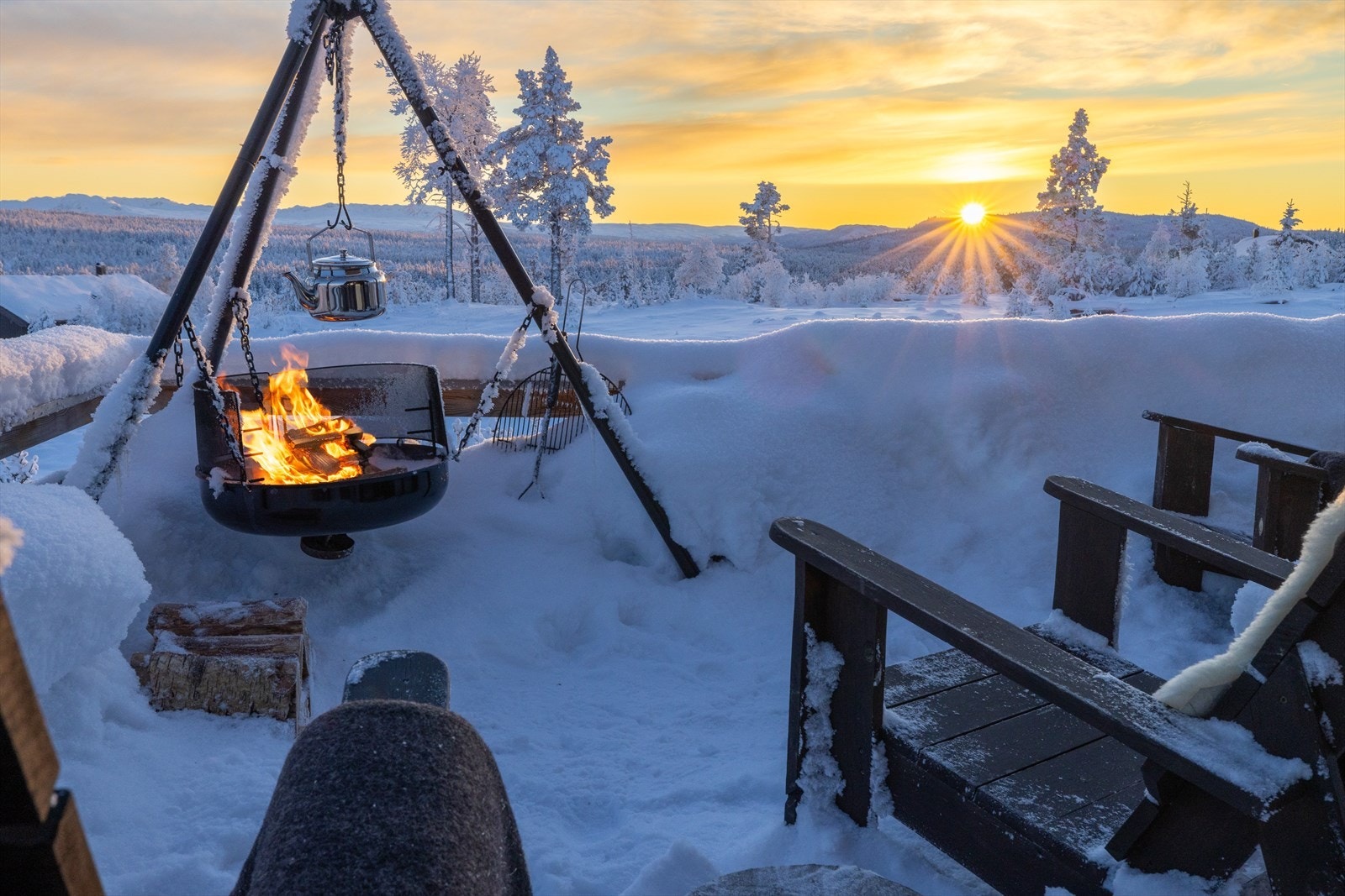 Legg merke til himmelen. Slik er det ofte på Synstevassåsen. Kanskje det området i kommunen med det vakreste lyset året rundt Galleribilde