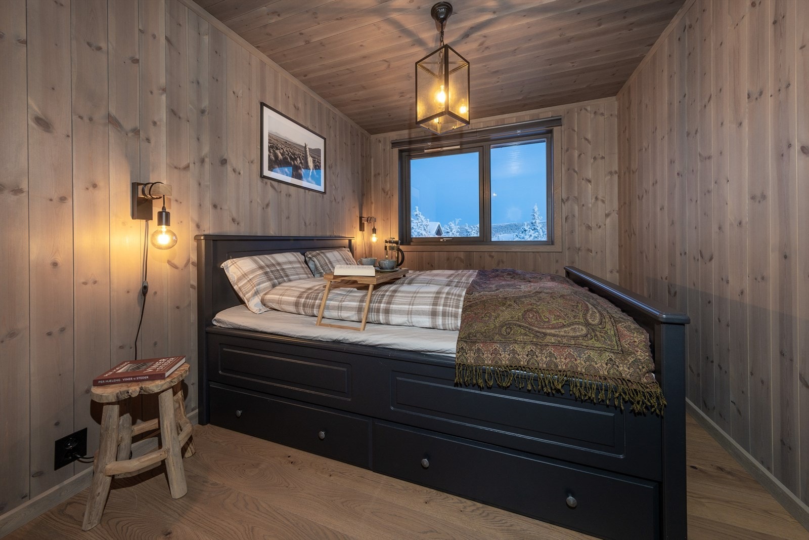 Soverom to er også av en generøs størrelse med plass til dobbeltseng Galleribilde