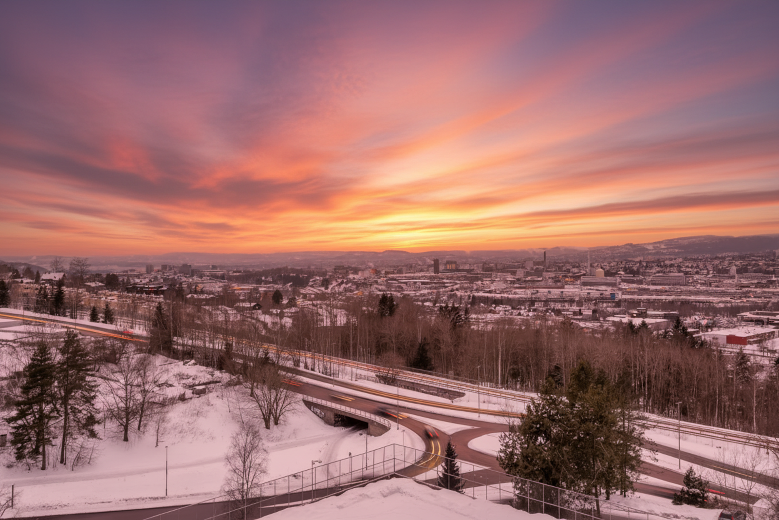 Tenk deg å lene deg tilbake og nyte en varm, gyllen solnedgang med denne utsikten! Galleribilde