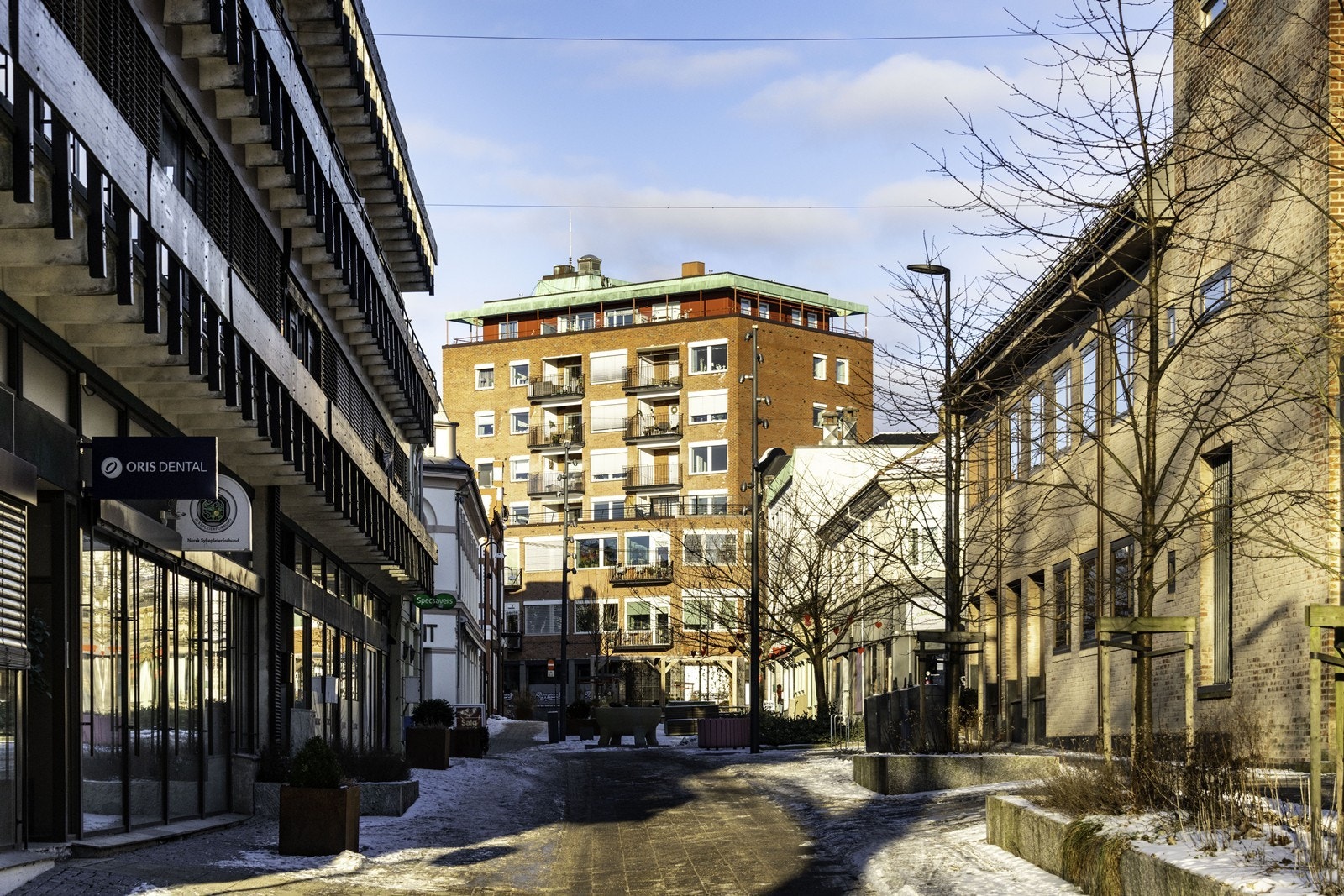 Leiligheten har en sydvestvendt balkong og er nylig rehabilitert i 2019. Galleribilde
