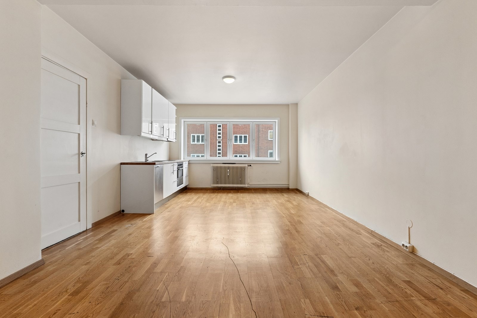 De nye 3-lags vinduene fra 2025 sikrer god isolasjon og støyreduksjon. Galleribilde