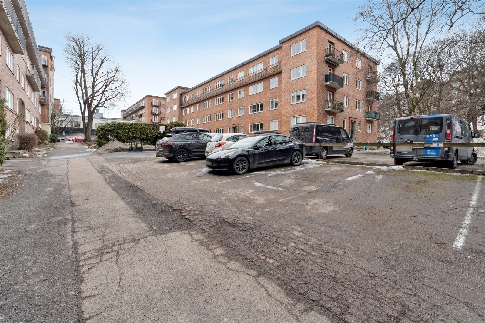 Torshovdalen med sine grøntområder og ballbaner ligger kun en kort spasertur unna. Galleribilde