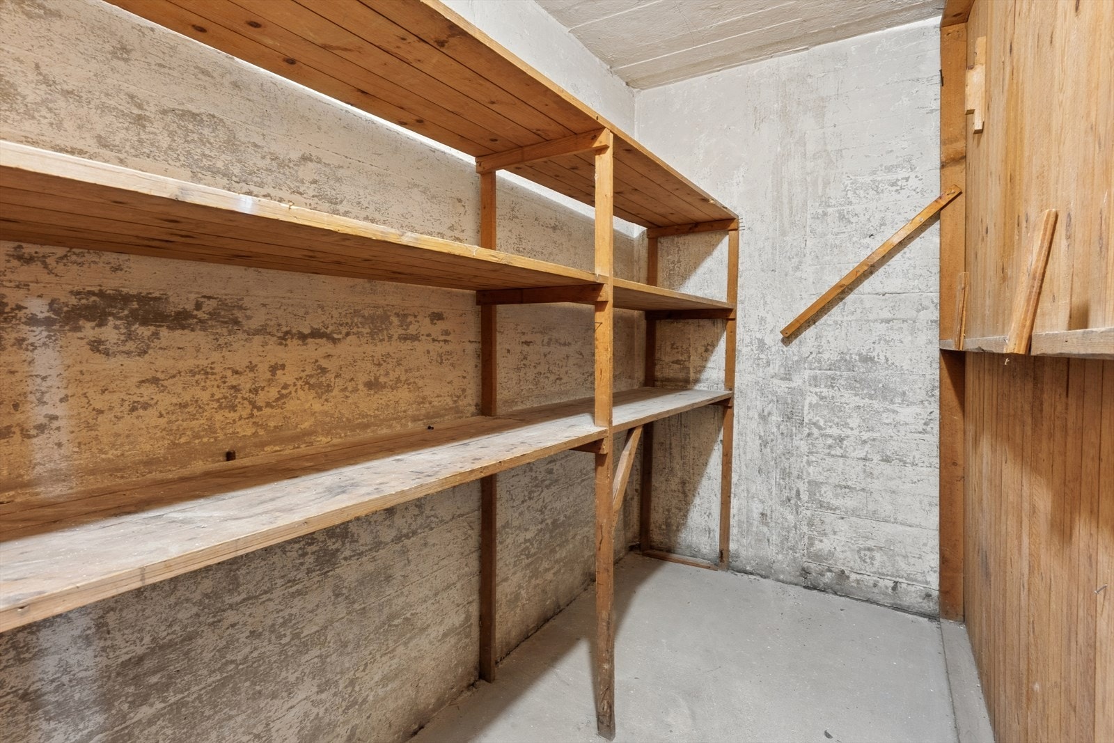 Det medfølger en kjellerbod på 3 m² for ekstra lagring. Galleribilde