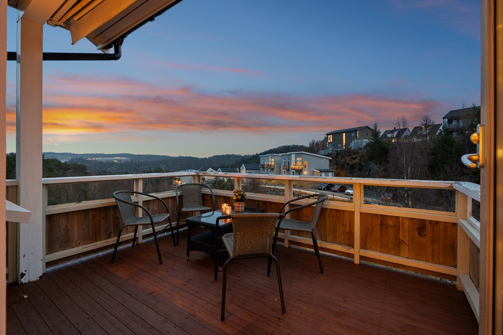 Denne leiligheten ligger fint til i enden av rekken og har gode solforhold. Galleribilde