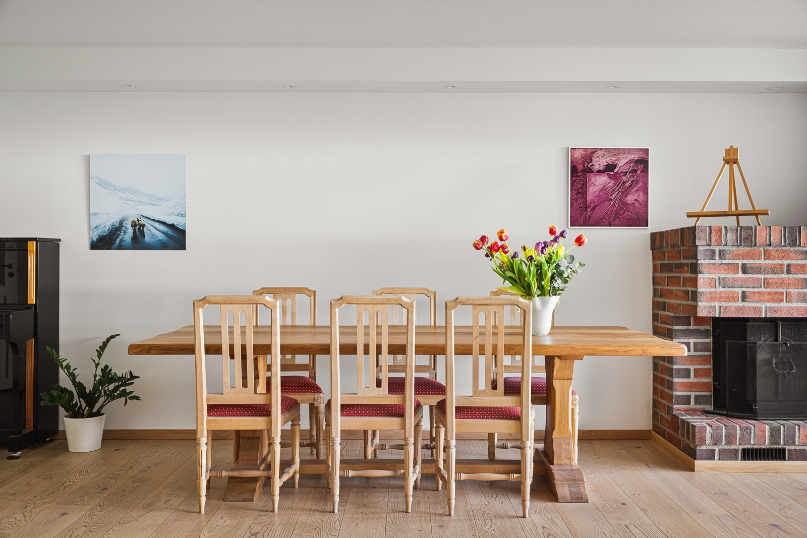 Original, murt peis sikrer behagelig varme, og gir hyggelig stemning på kalde høst- og vinterkvelder. Galleribilde