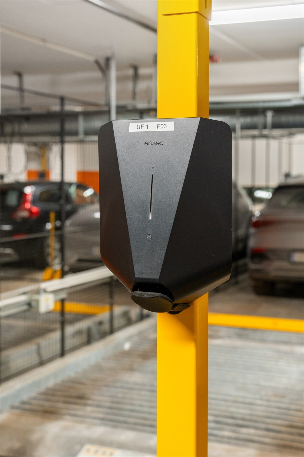 Ladeboks er montert og vil medfølge. Galleribilde