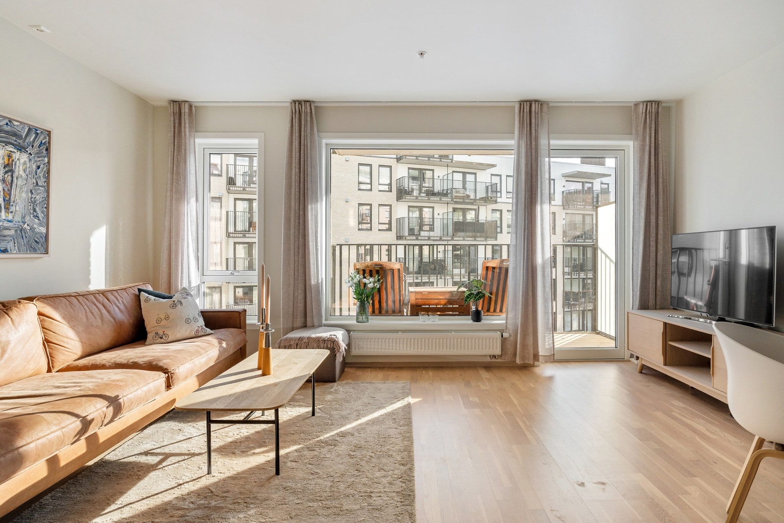 En nydelig 4-roms med attraktiv beliggenhet på Ensjø. Dette er et svært ettertraktet nabolag, perfekt for deg som ønsker nærhet til det meste. Galleribilde