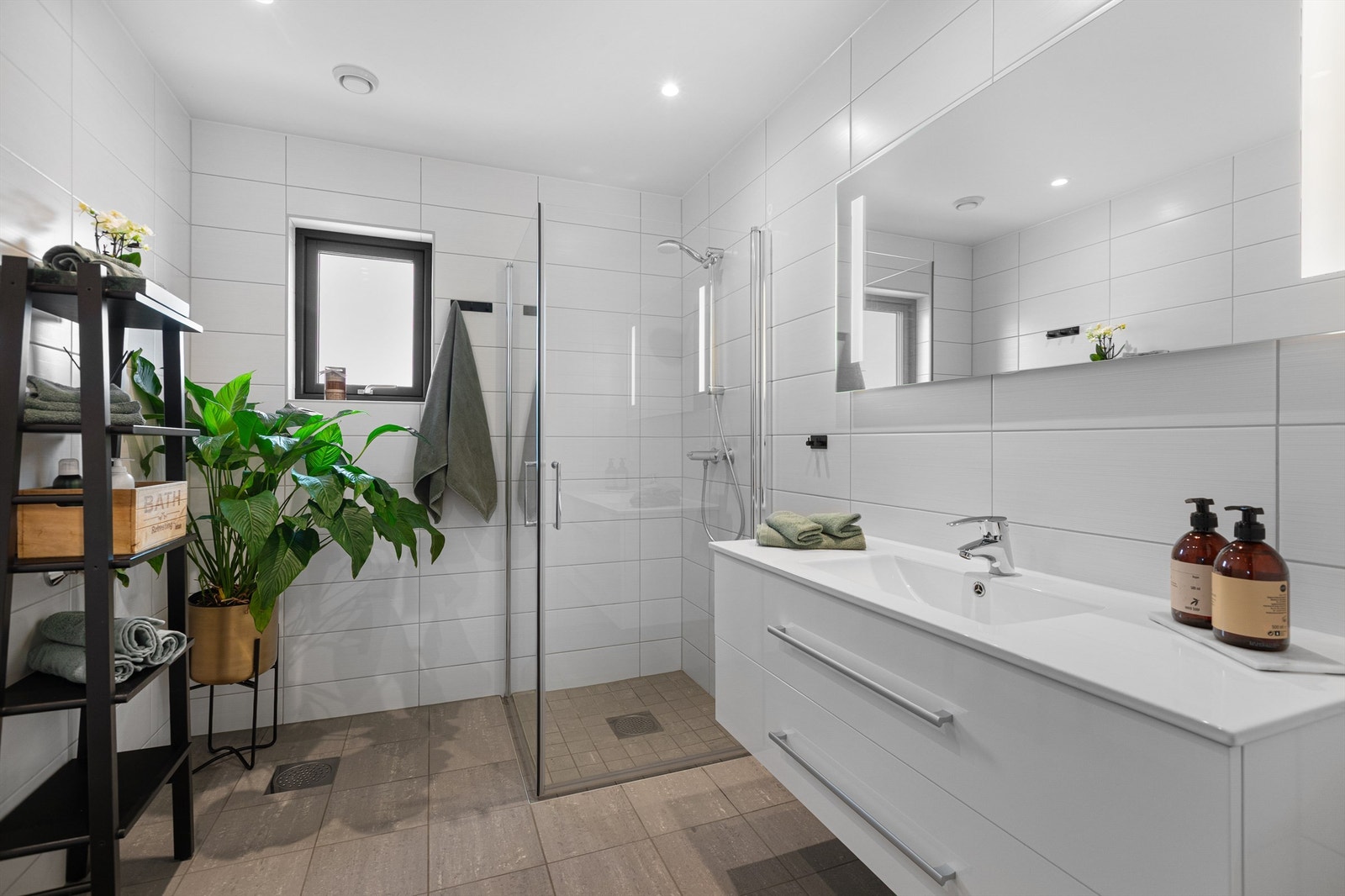 Flislagt bad i 2. etasje med gulvvarme Galleribilde