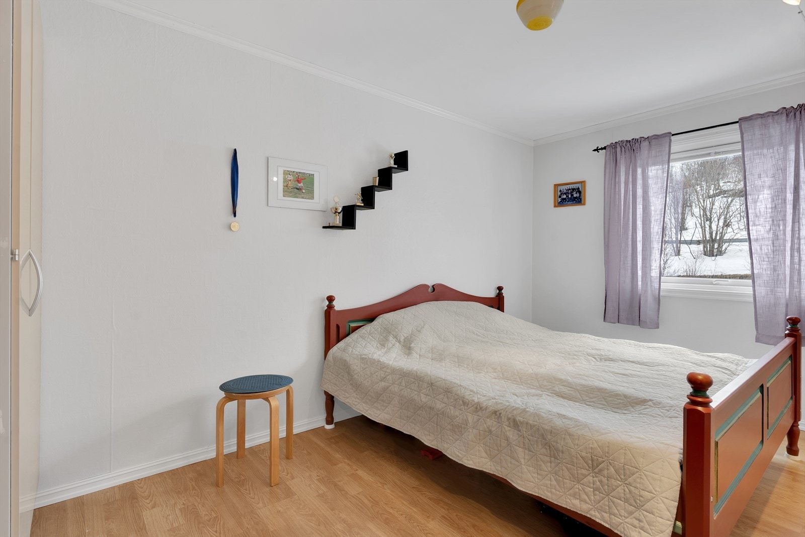 Soverom 2- også av god størrelse med flere gode møbleringsmuligheter. Galleribilde