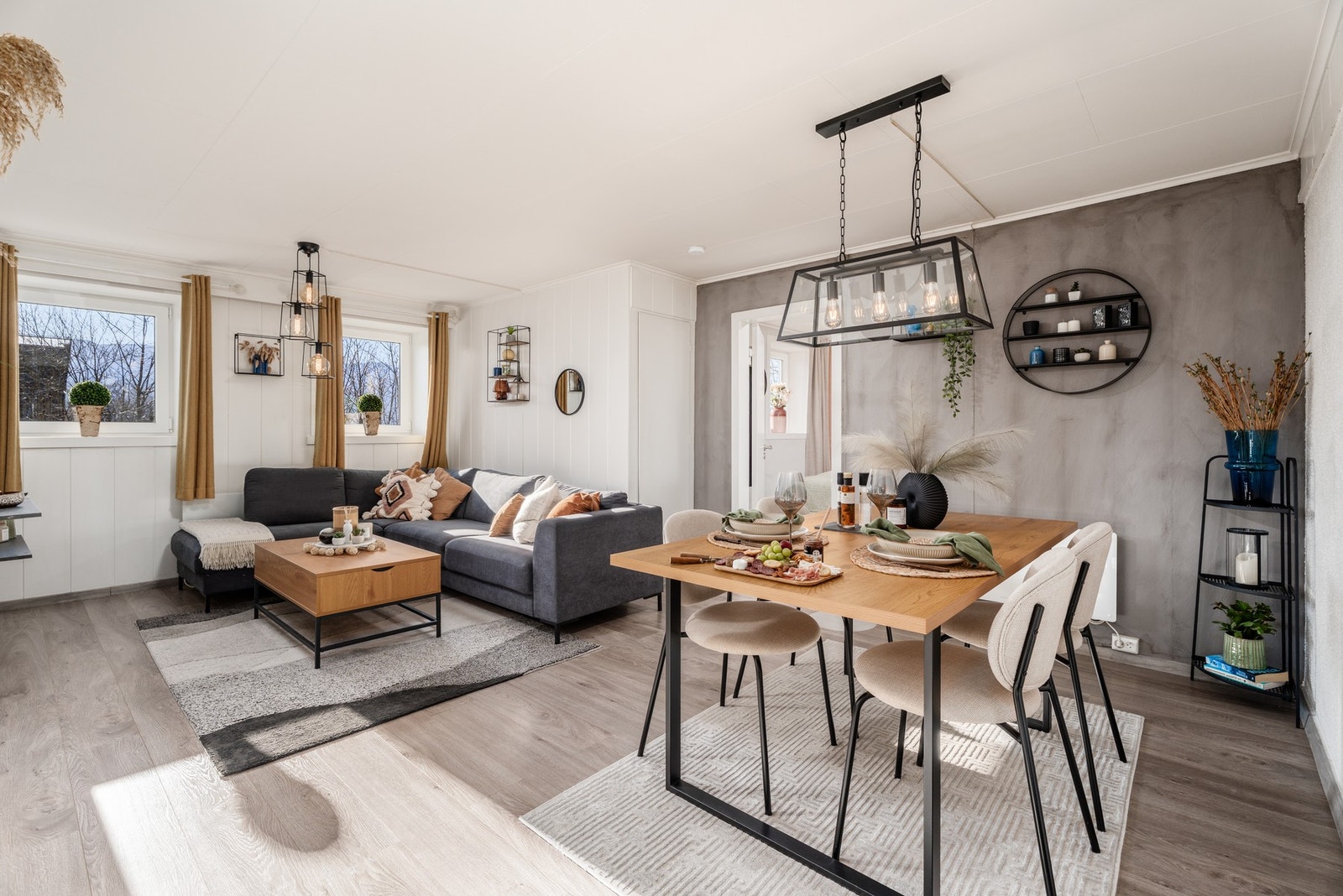 EIE eiendomsmegling v/ Knut Øyvind Grytten har gleden av å presentere Borgundvegen 113!
Foto: Viking Media v/ Marius Hoddevik. Galleribilde