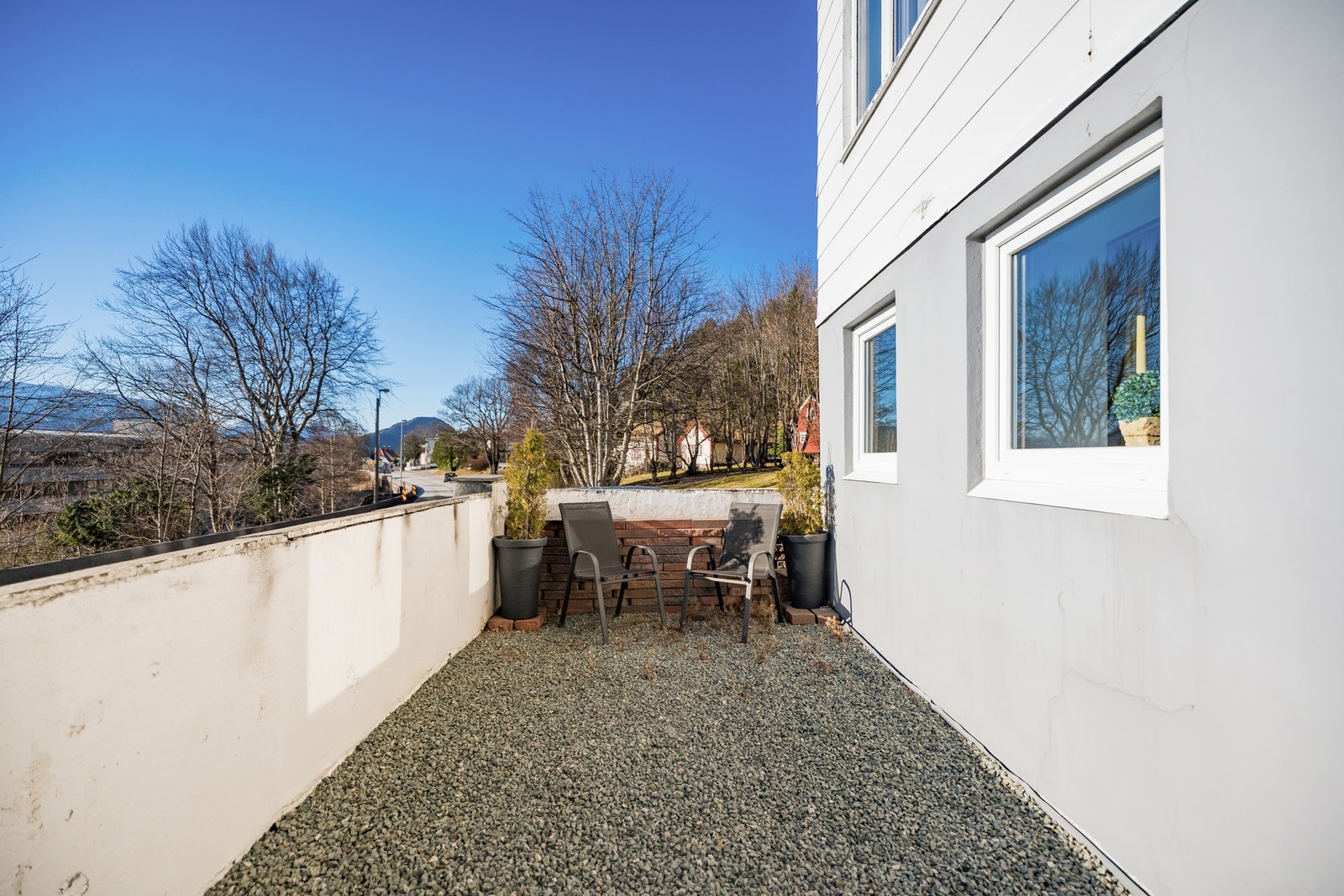 Felles uteplass. Galleribilde