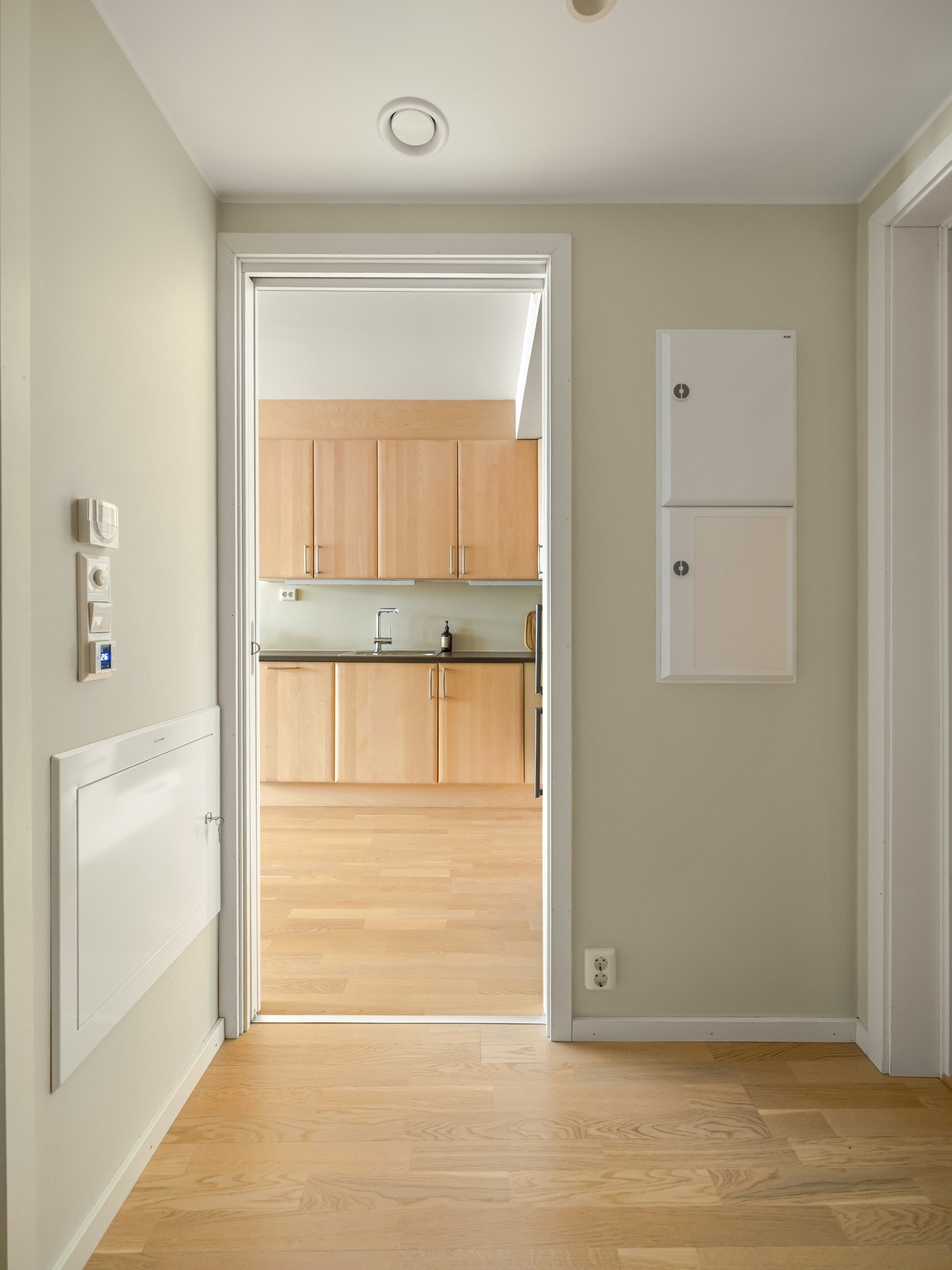 Gangen er pent adskilt fra oppholdsrommene. Galleribilde