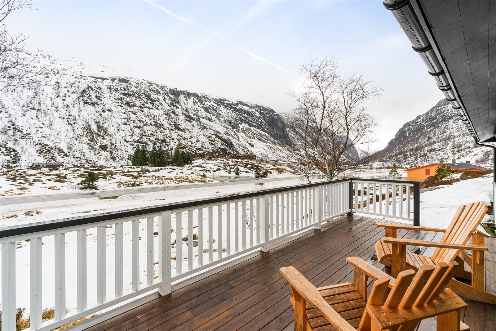 Flott utsikt nedover dalen Galleribilde