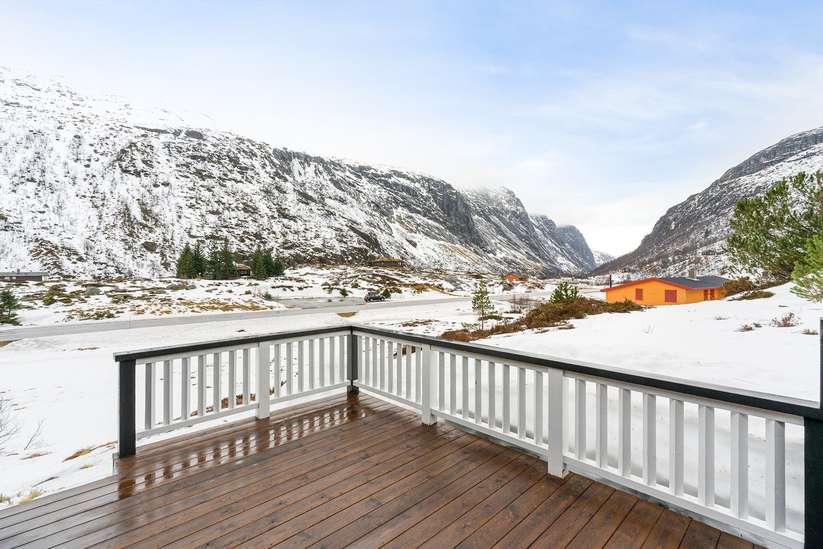 Her er utstrakt tur-/løypenett og det er et yndet sted for toppturer. Galleribilde