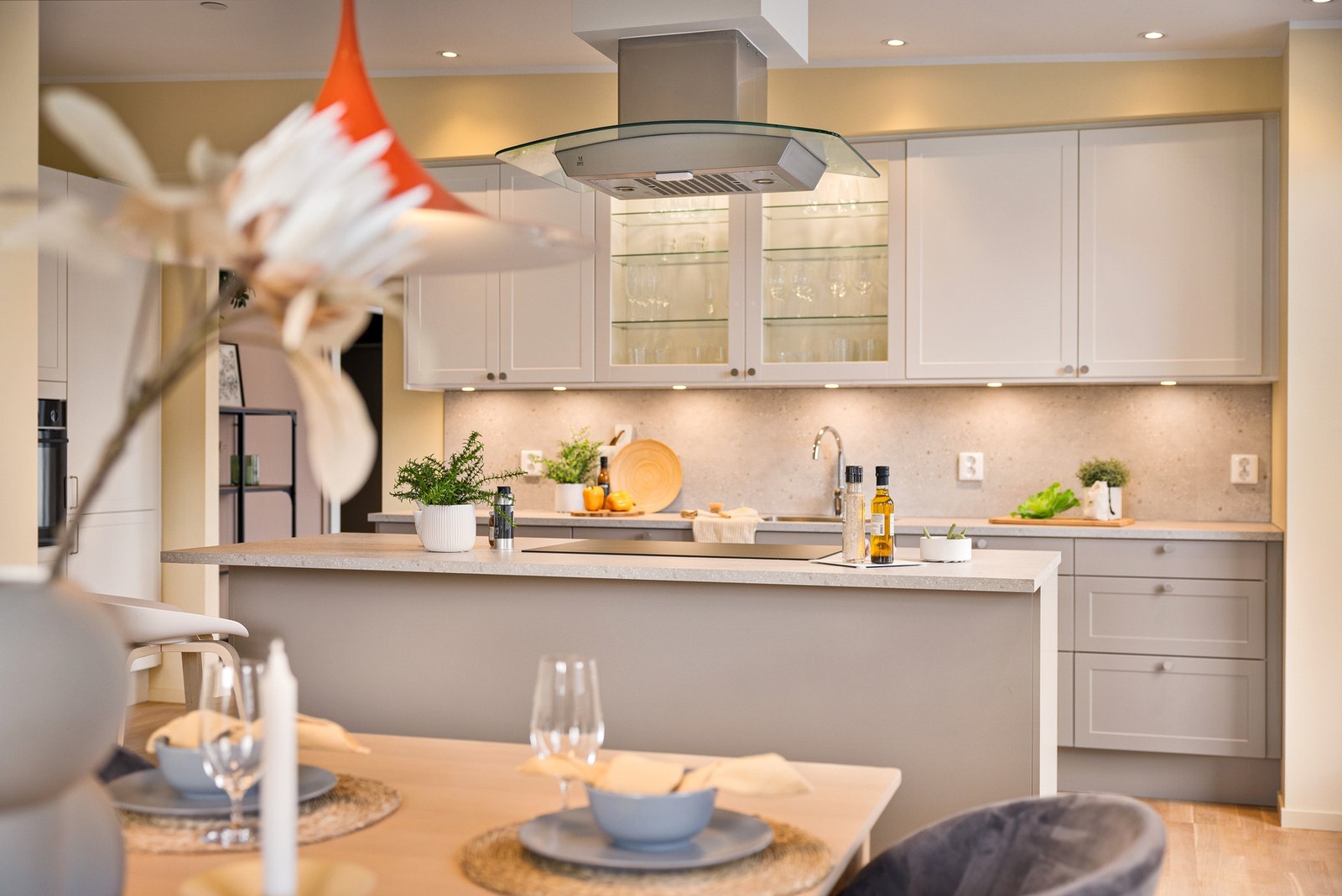 - Også herfra er det direkte utgang til terrassen - Galleribilde