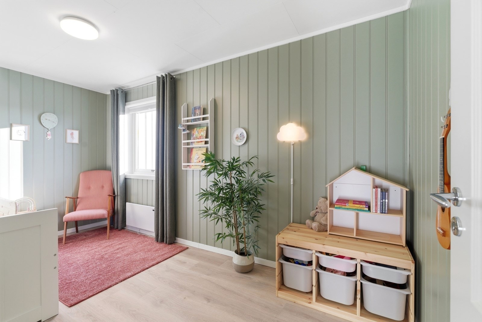 Det andre soverommet egner seg godt som barnerom eller kontor. Galleribilde