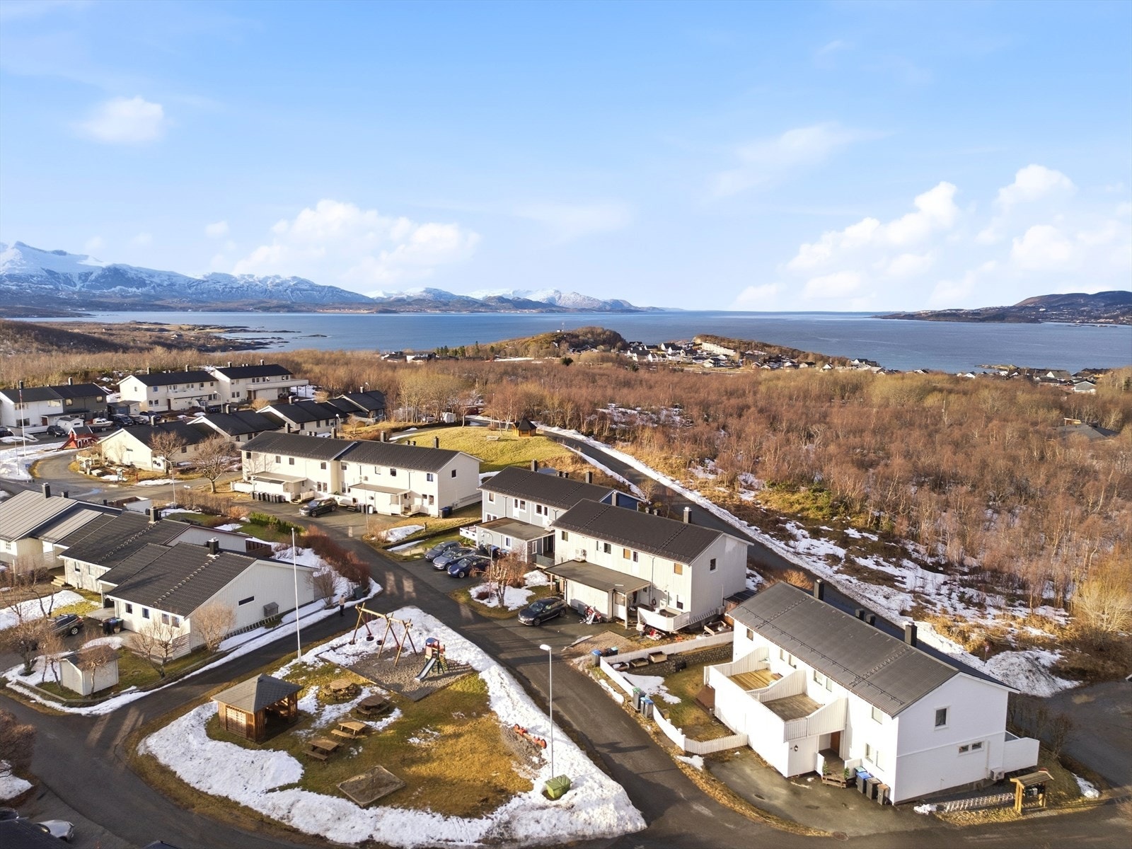 Fra området er det nærhet til både servicetilbud og flotte turområder. Velkommen på visning! Galleribilde