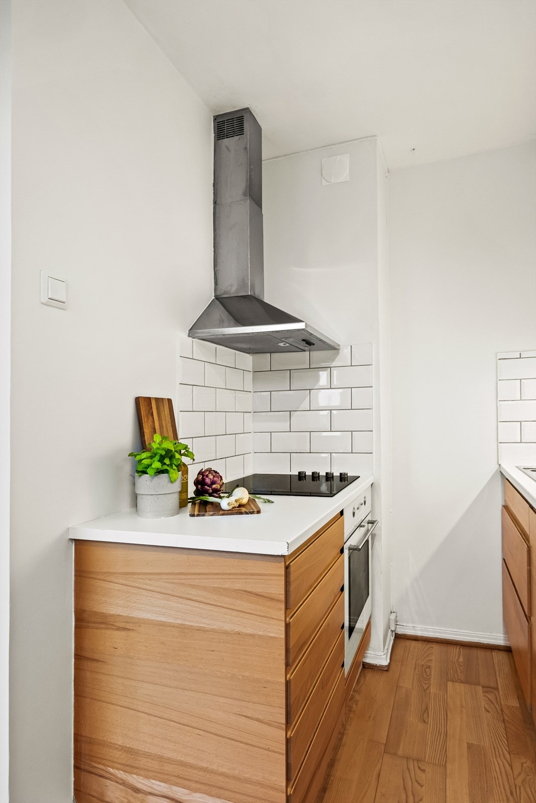 Kjøkkenet er fra Ikea, montert i 2013. Galleribilde