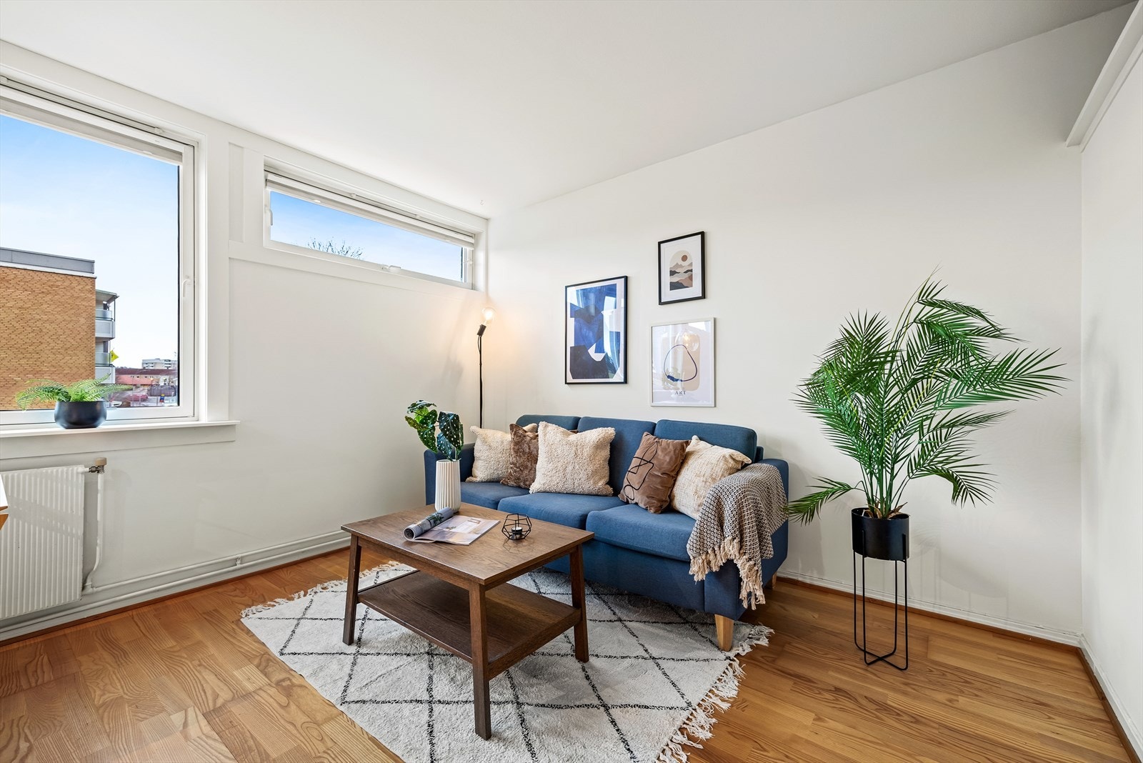 Generøs takhøyde på 2,48 meter, målt i stue. Galleribilde