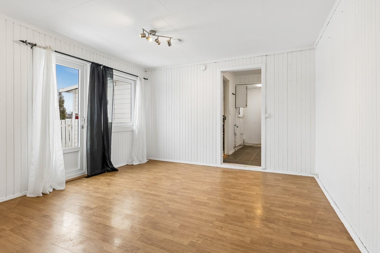 Soverom med utgang til balkong Galleribilde