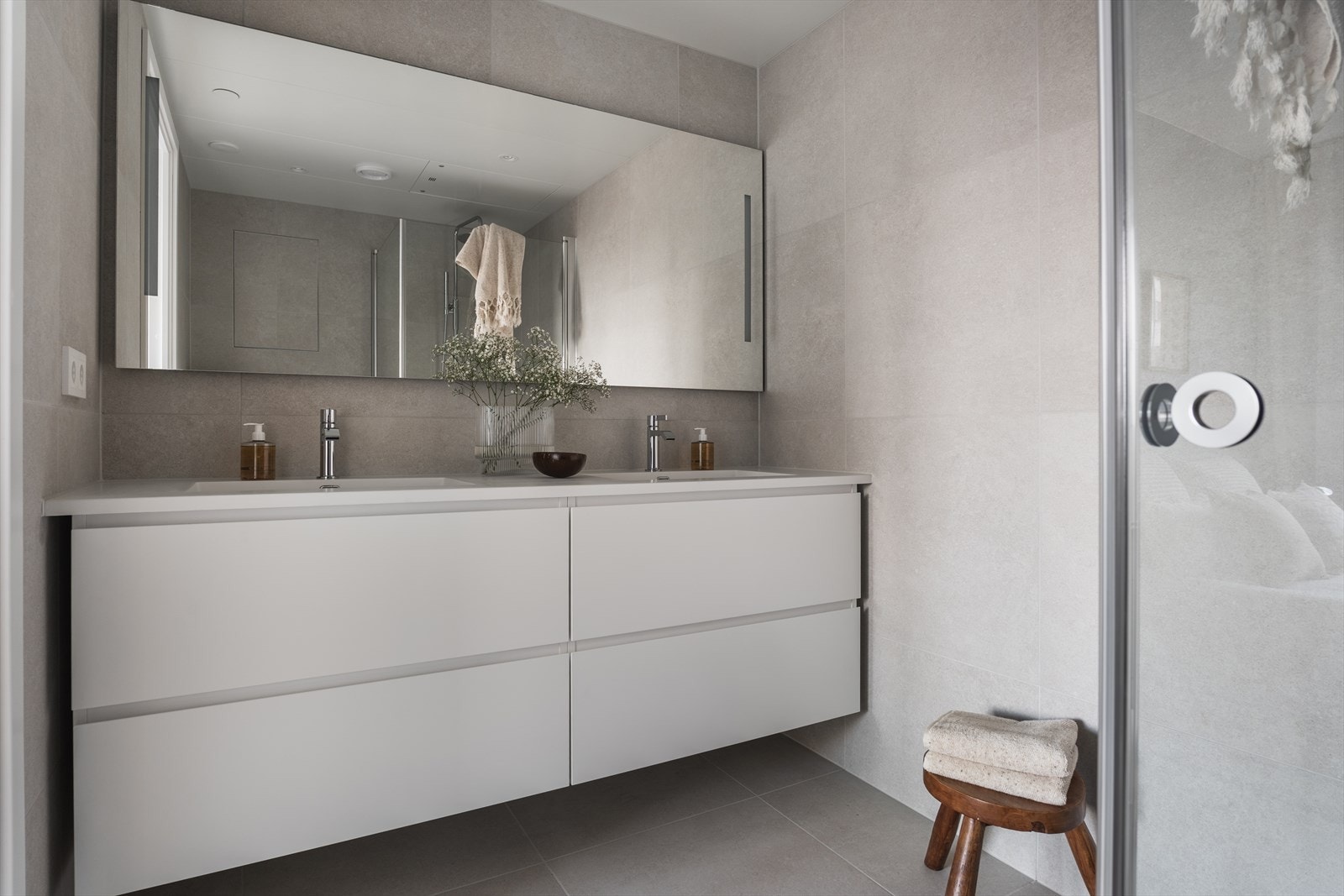 Bad 2 - privat baderom ved hovedsoverom. Galleribilde