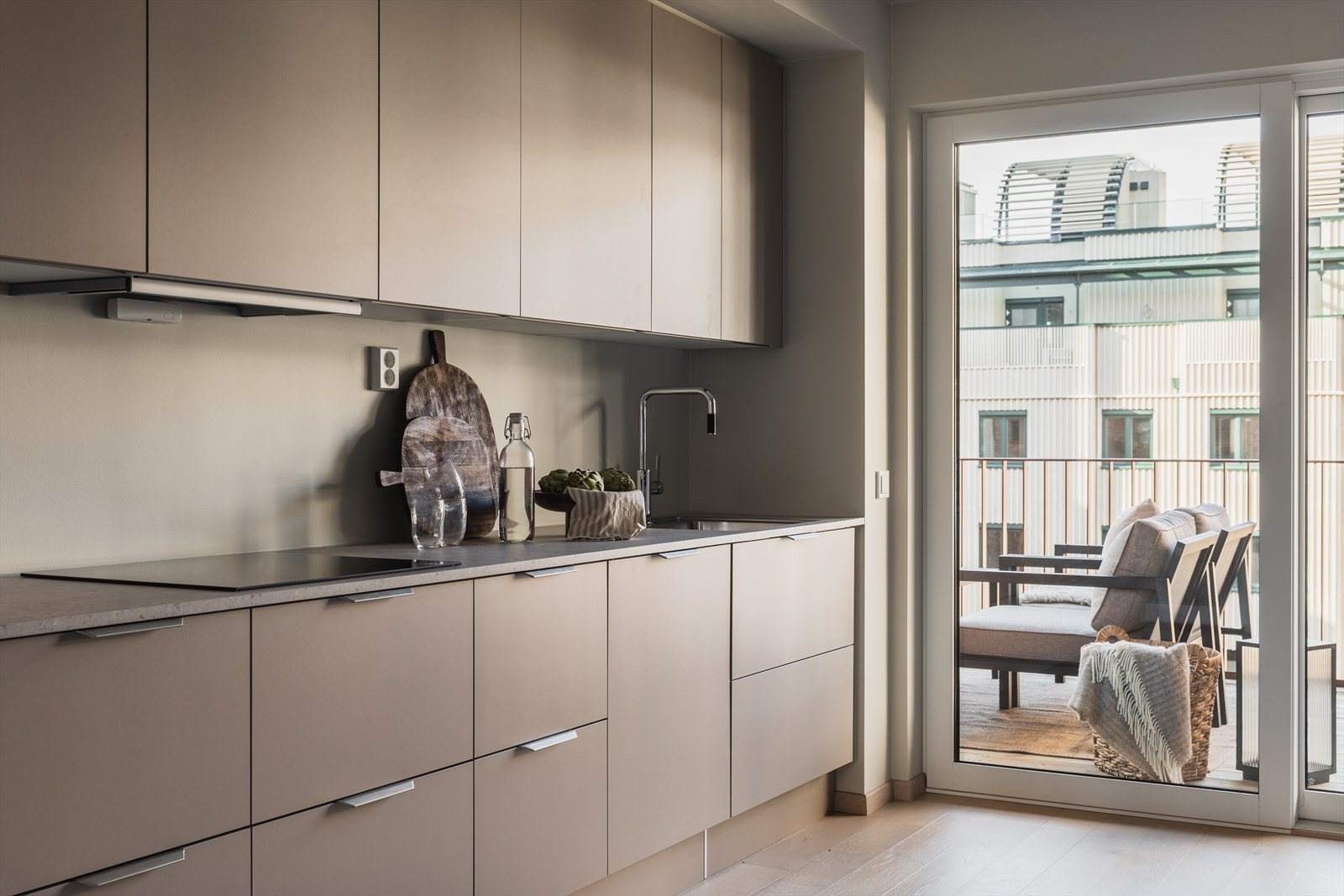 Leiligheten ligger i 3. etasje (høy 1.etg i bygget gjør at det oppleves mer som 4.etg) Galleribilde