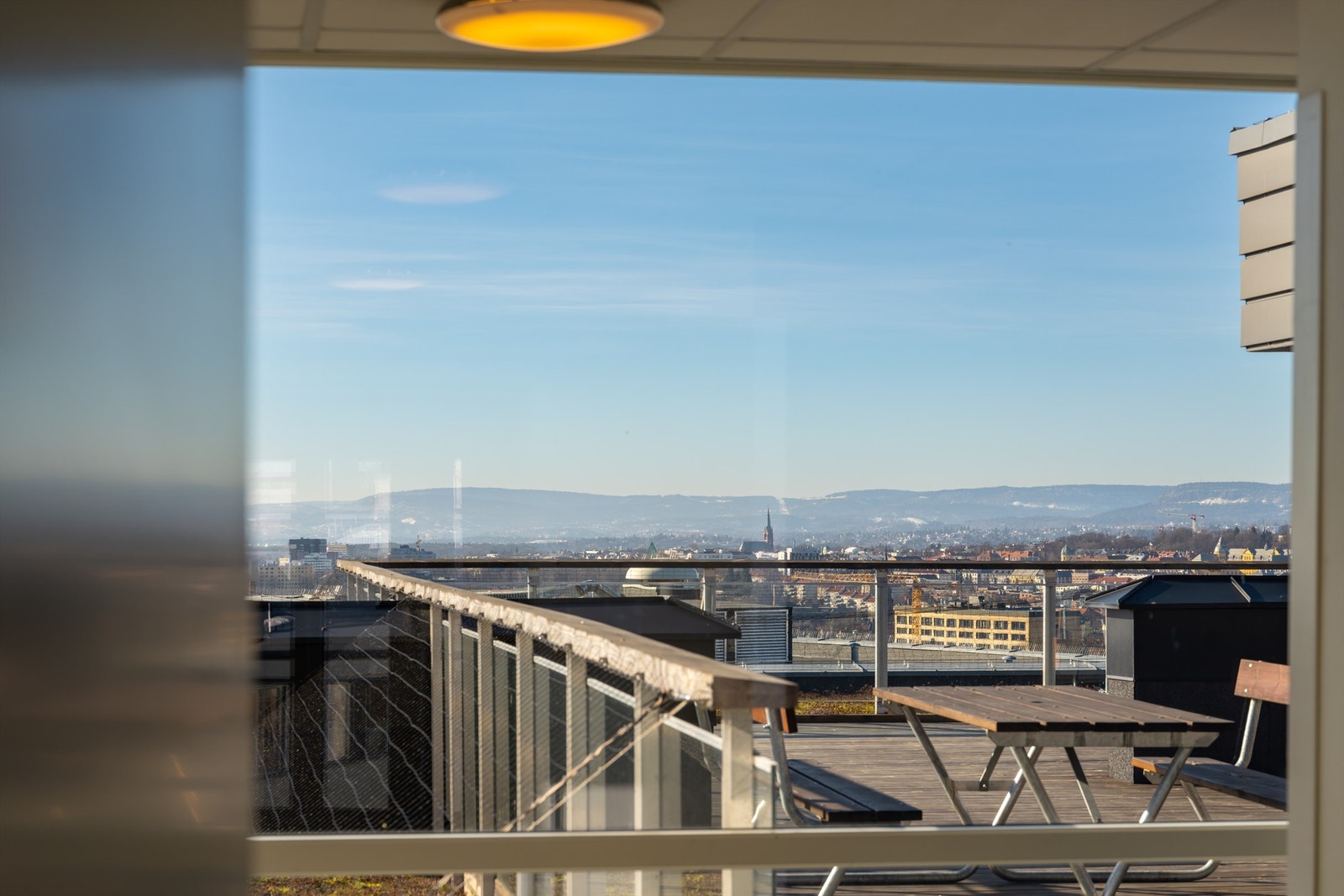 Utsyn fra entré til felles takterrasse. Galleribilde