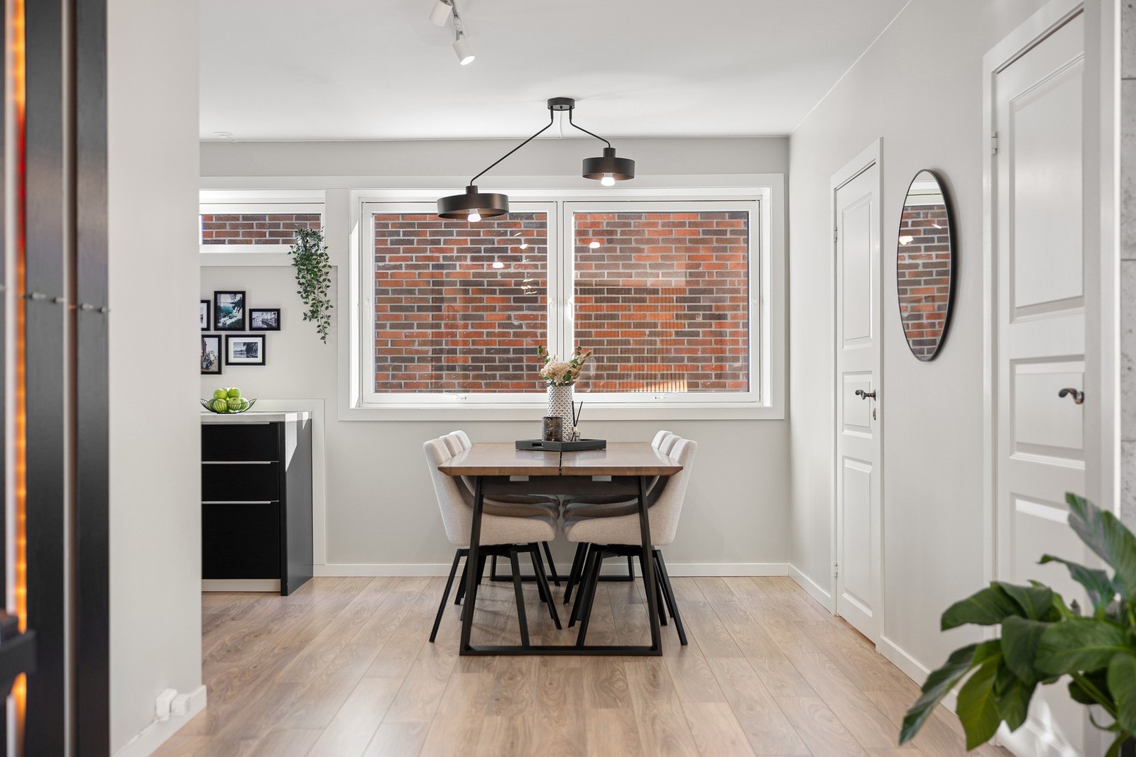 Felleskostn. inkl. bl.a TV-pakke, internett (fiber), kommunale avgifter, trappevask m.m. Galleribilde