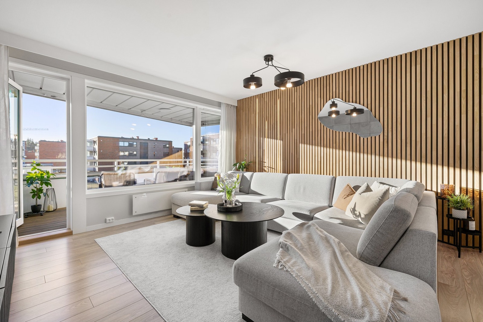 EiendomsMegler 1 v/Frank Robert Bae har gleden av å presentere en flott 4-roms leilighet beliggende i Brundalen BL. Galleribilde