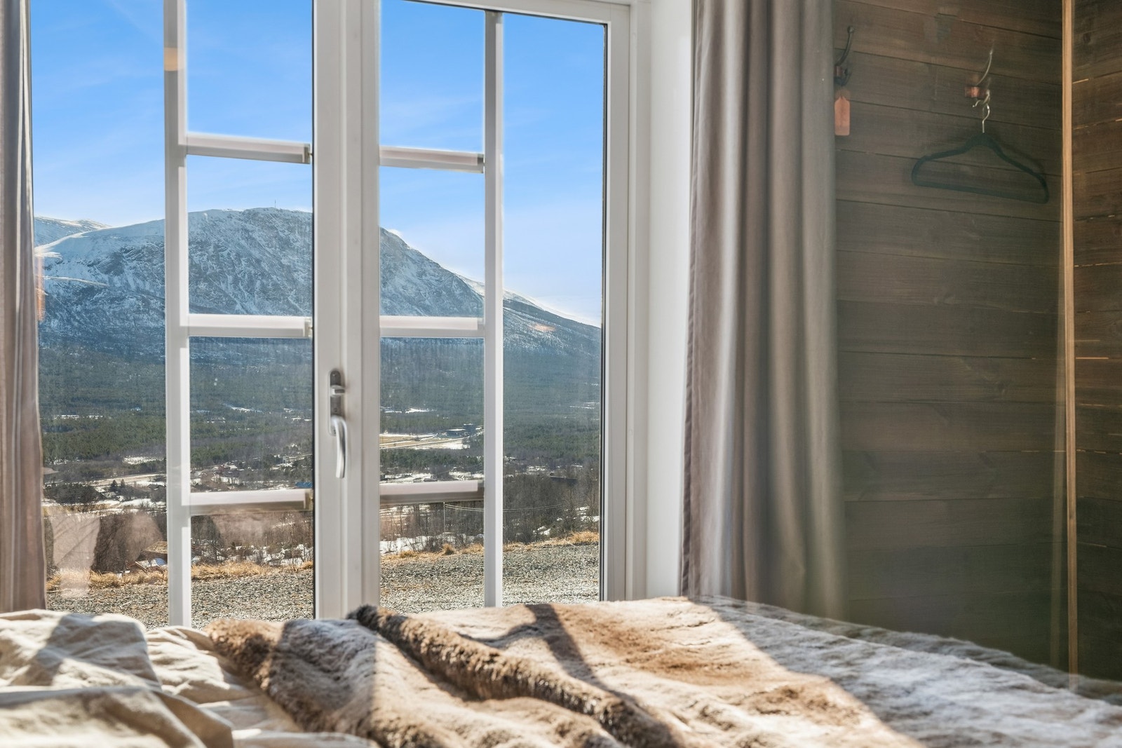 Utsikt fra mastersoverom. Galleribilde