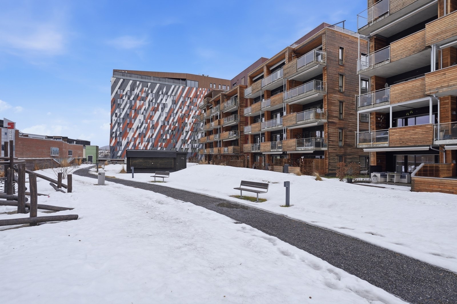 Sølvparken er et nyere, moderne sameie med godt naboskap og variert kjøpegruppe. Galleribilde