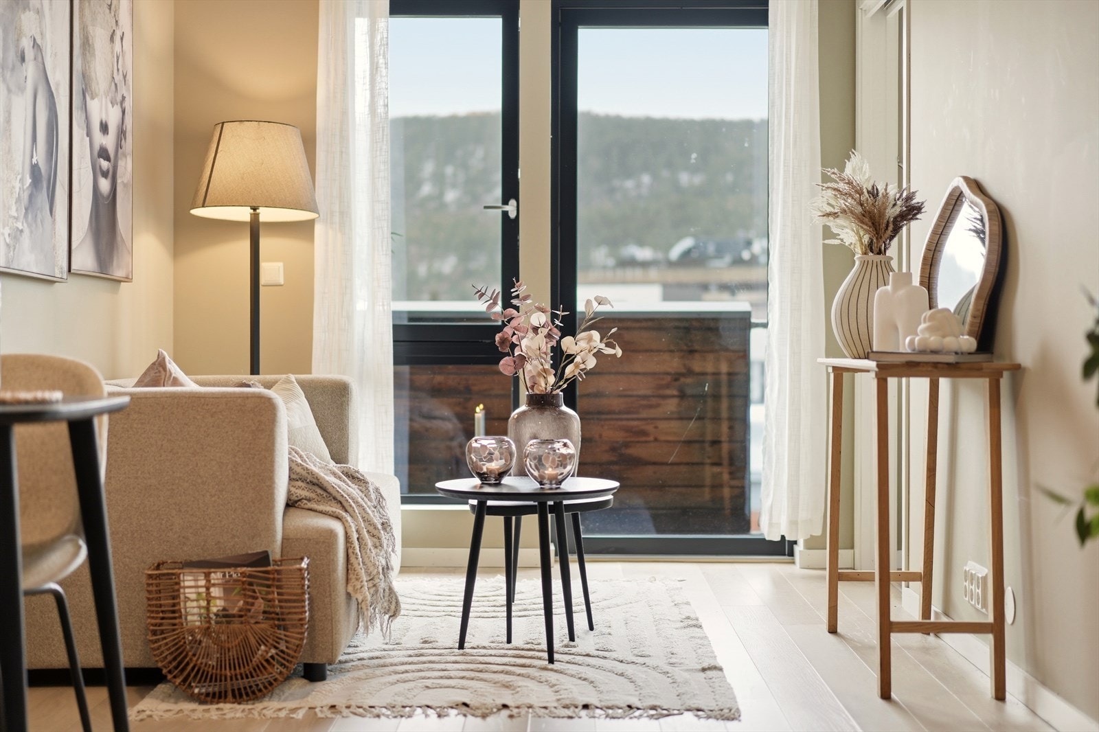 Her er det plass til sofa og bord. Galleribilde