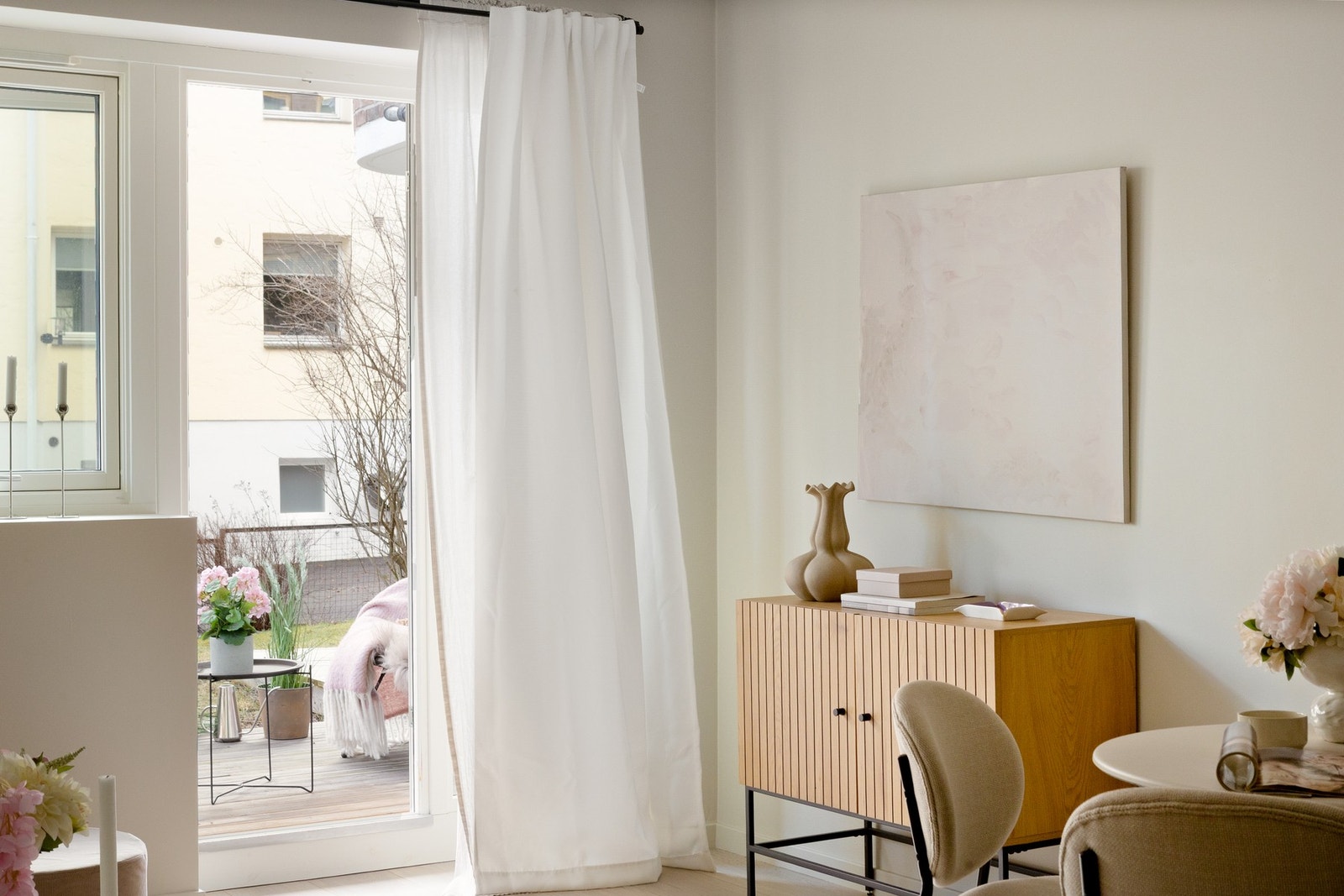 God plass til medievegg. Galleribilde