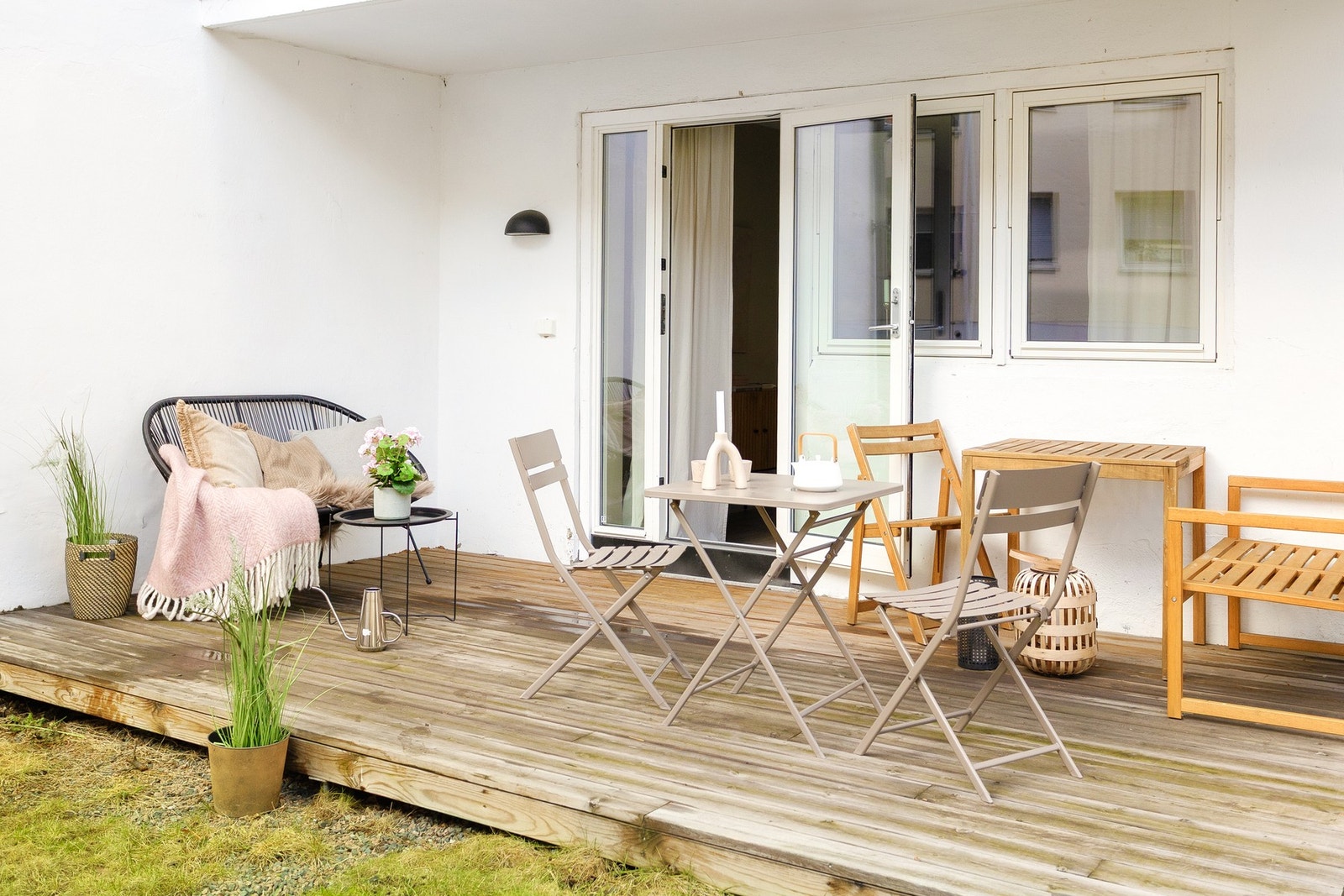 Fra stuen er det direkte utgang til en privat markterrasse på ca. 12 kvm. Galleribilde