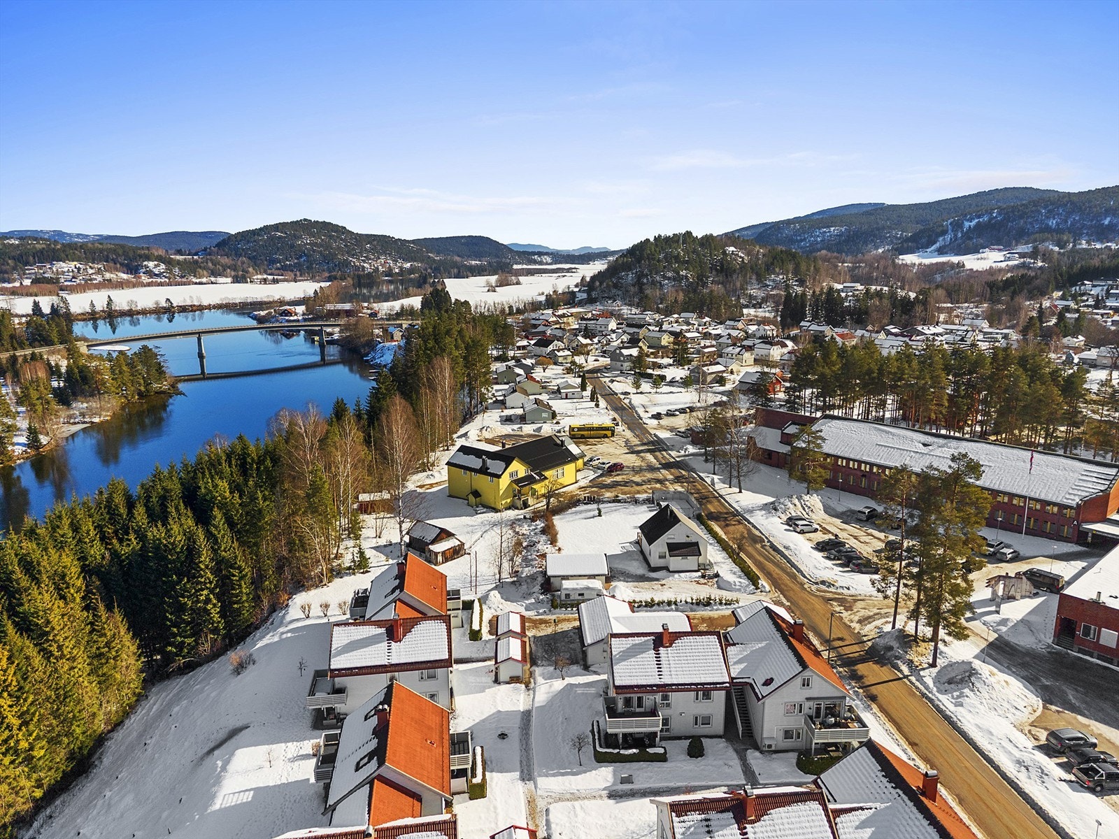 Sentrumsnær beliggenhet med kort vei til elven. Foto: A7 Media Galleribilde