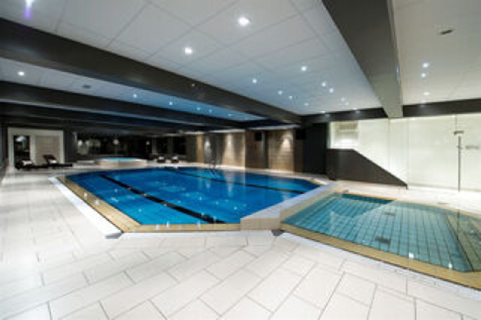 Som eier får man tilgang til bassengområde med svømmebasseng, boblebad og badstue Galleribilde