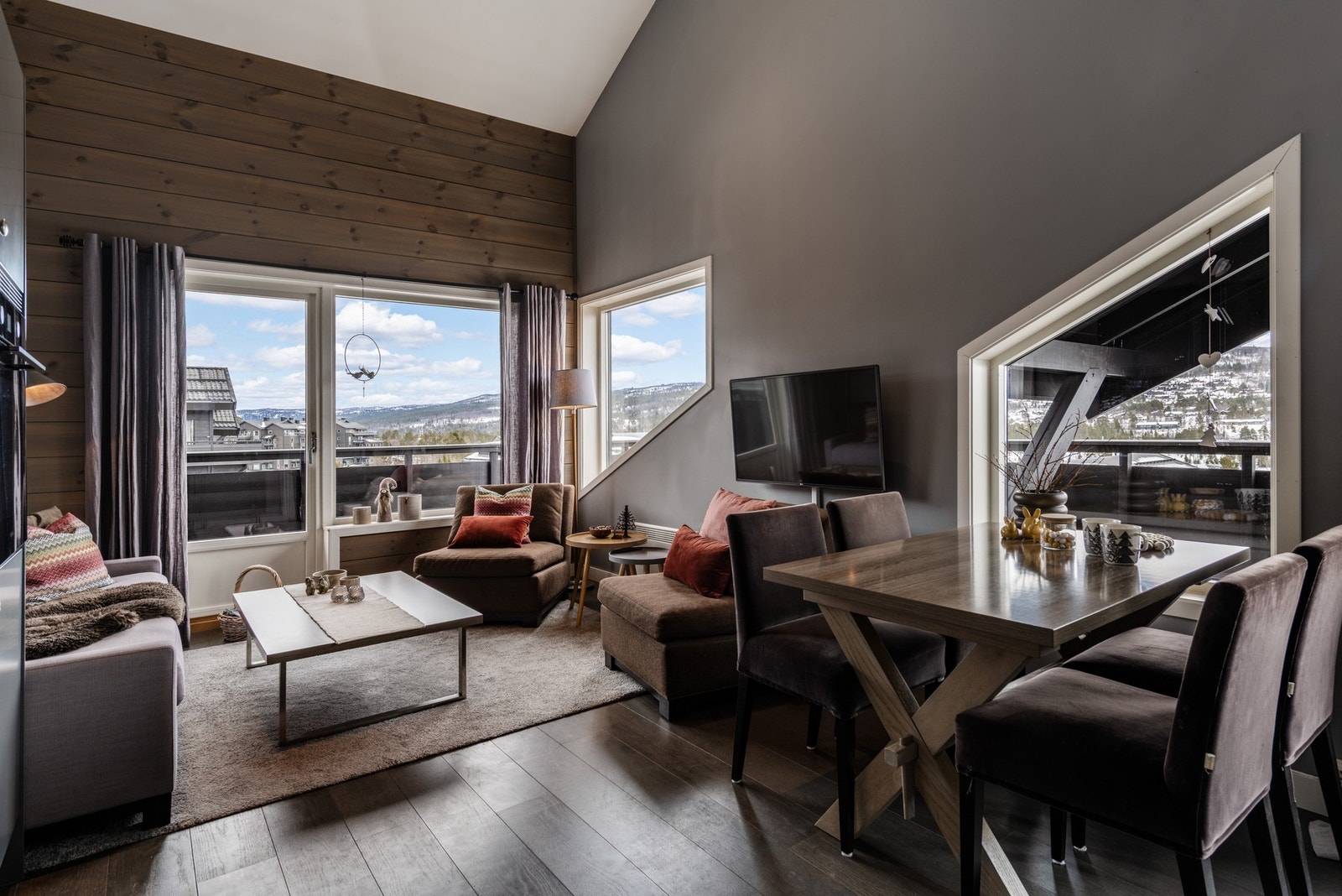 Takhøyden gir en god romfølelse Galleribilde