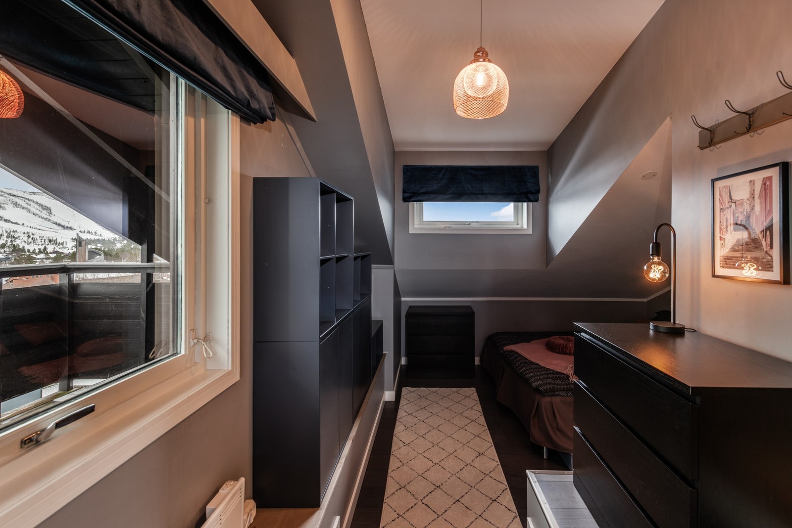 Ett av leilighetens to soverom Galleribilde