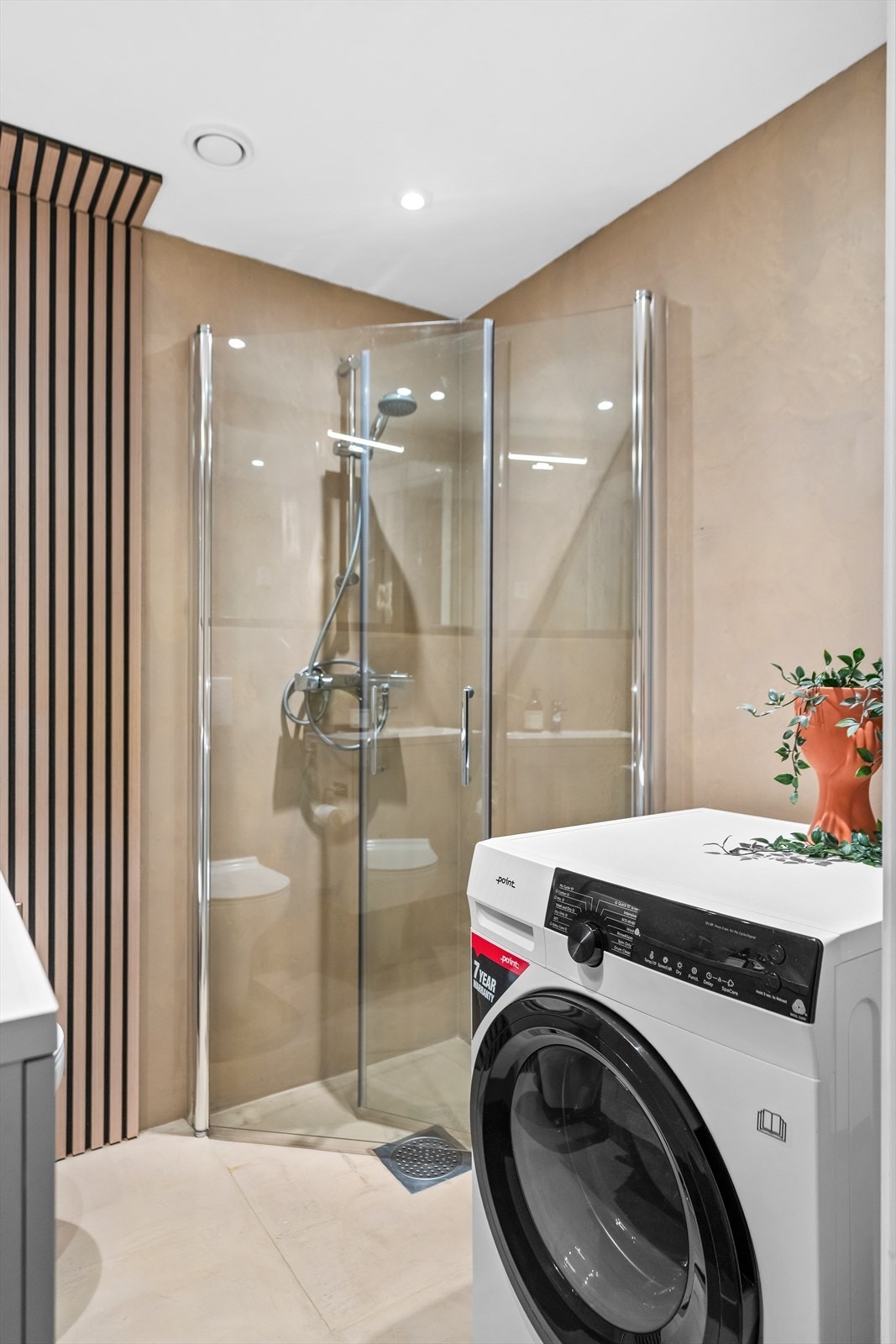 Rommet har opplegg for vaskemaskin. Galleribilde