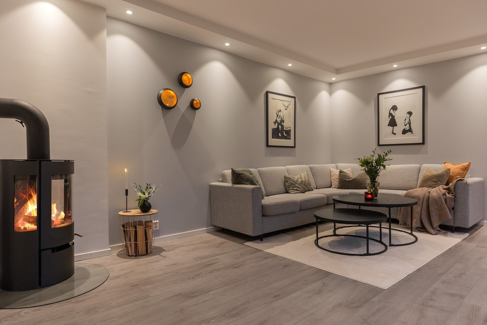 God plass til å møblere med sofa og sittegruppe Galleribilde