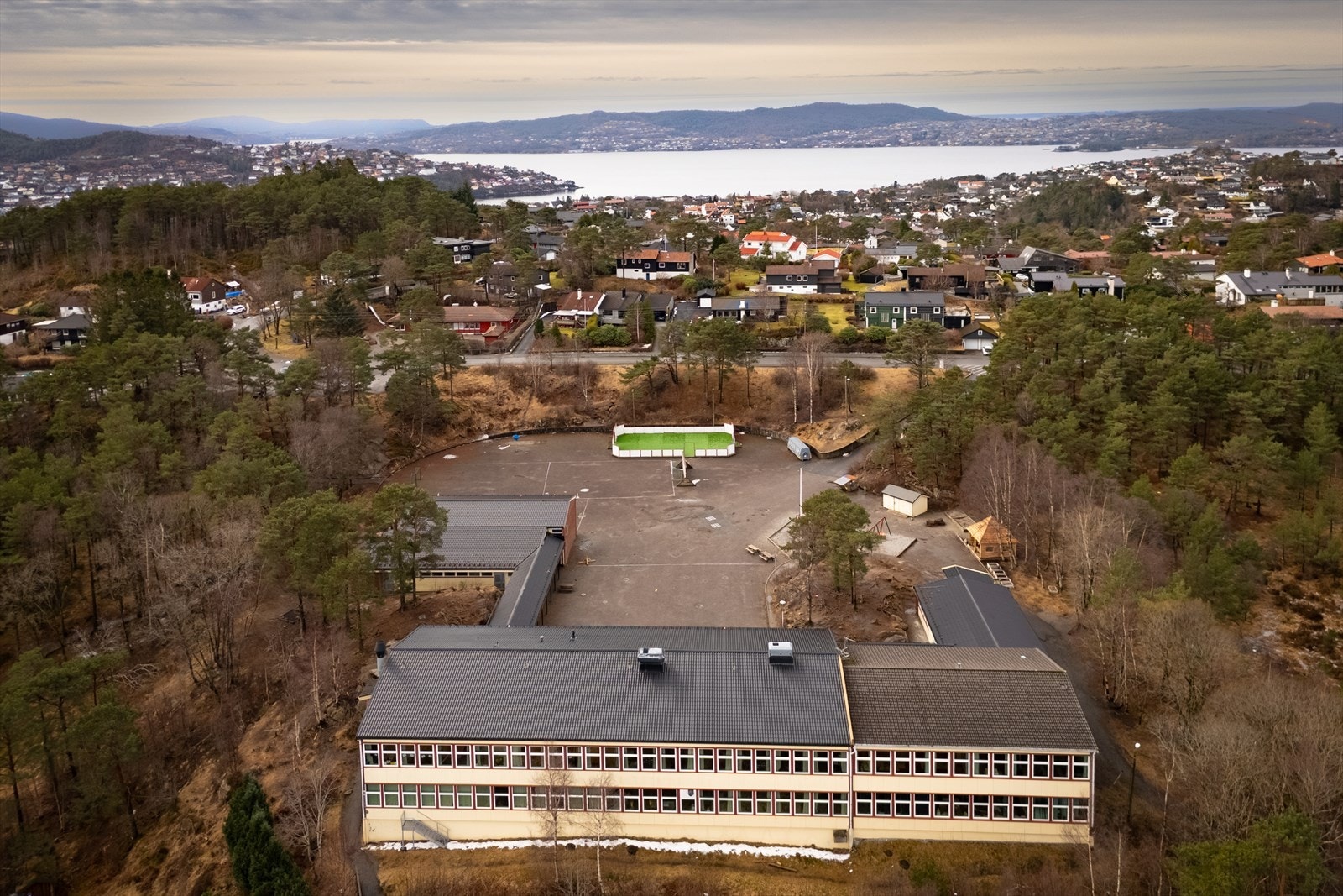 Ulsetskogen skole og Haukedalen skole - to barneskoler innen kort gangavstand fra boligen Galleribilde