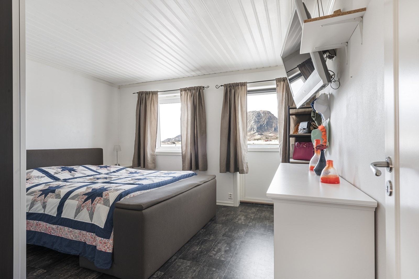 Dette soverommet har direkte utgang til altan. Galleribilde