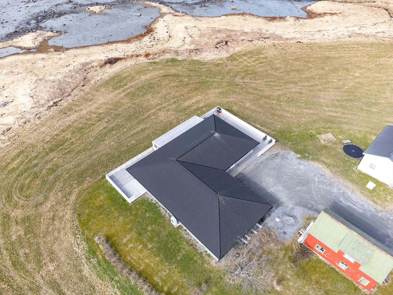 047_.jpg Galleribilde