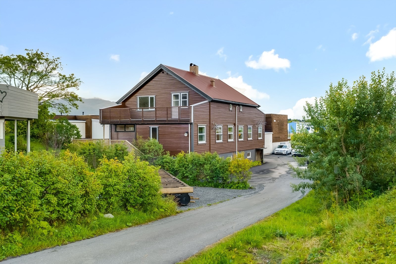 Velkommen til Sømnaveien 141A som her presenteres av eiendomsmegler Elin Edblad - Aktiv Eiendomsmegling. Foto: DBN Boligfoto Galleribilde