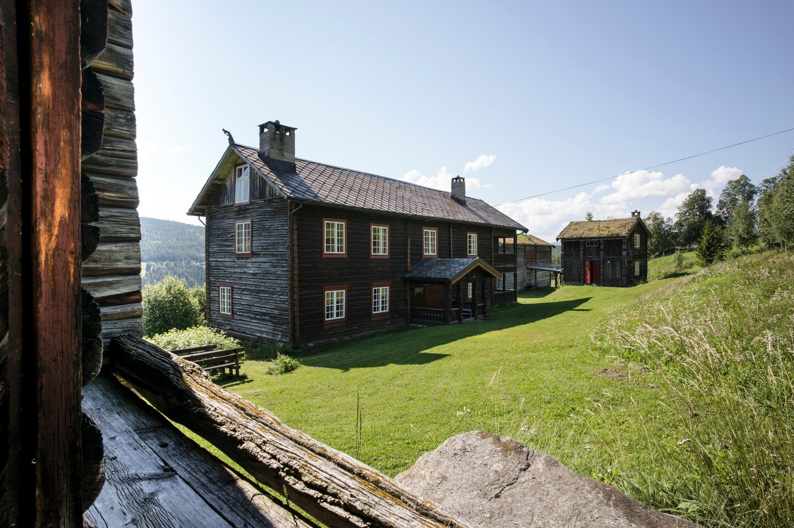 Stor tomt på 16 274 kvm med fulldyrket mark. Galleribilde