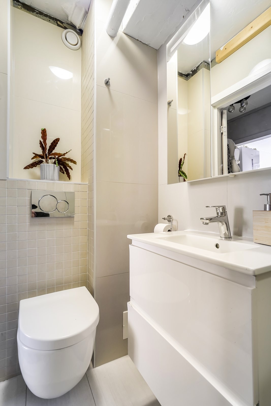 Pent flislagt bad med varmekabler, pusset opp i 2020. Galleribilde