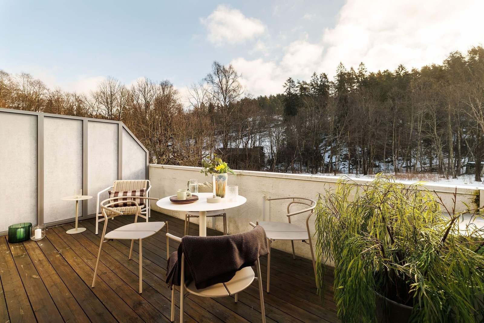 Balkong oppe. Galleribilde